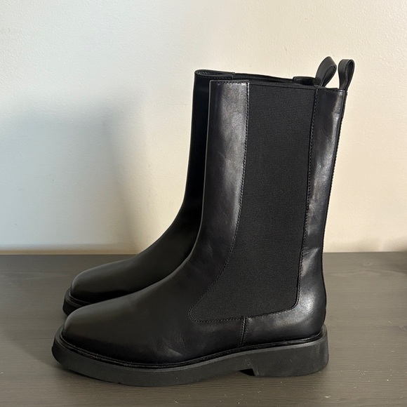 Pilcro Shoes - Pilcro Anthropologie Chelsea Boots Black Pull On Size 39